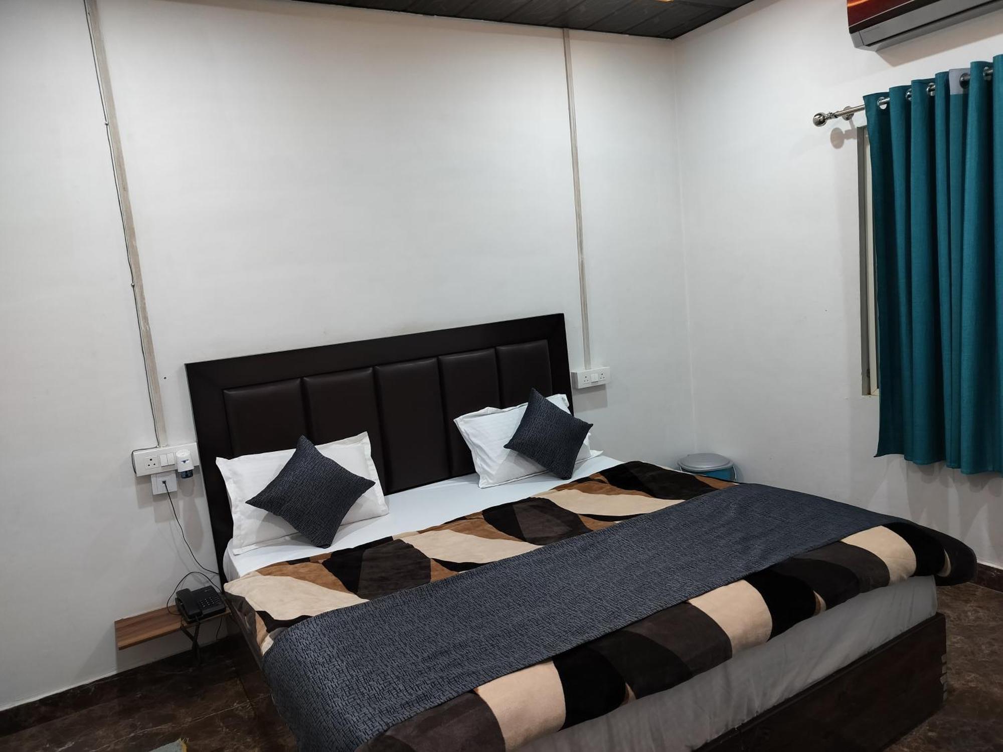 Kishan Home Stay Mathura Exterior photo