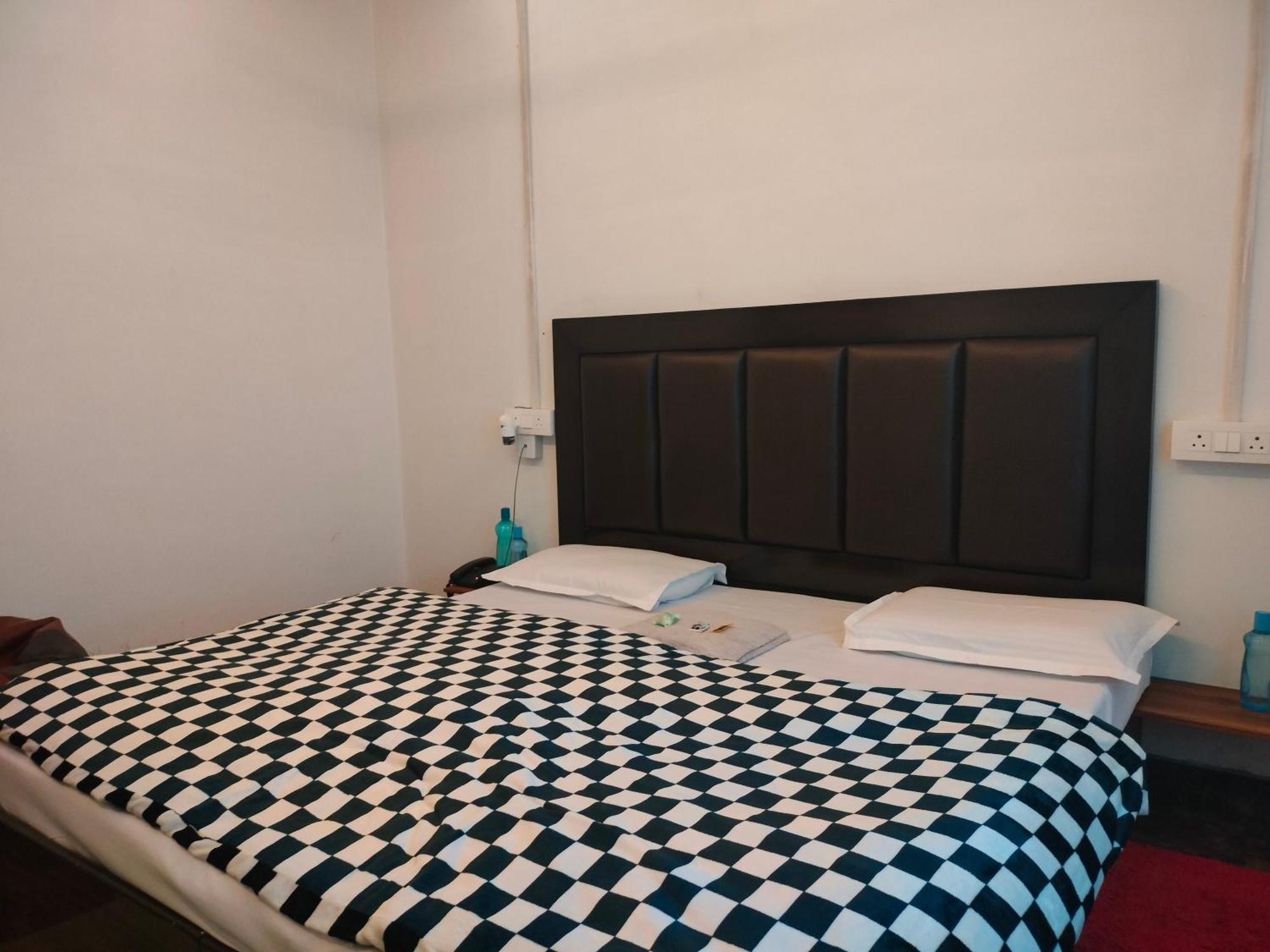 Kishan Home Stay Mathura Exterior photo