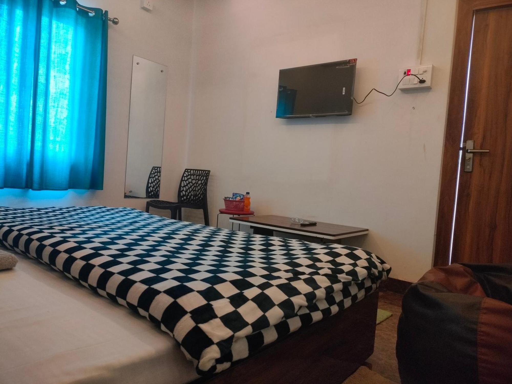 Kishan Home Stay Mathura Exterior photo